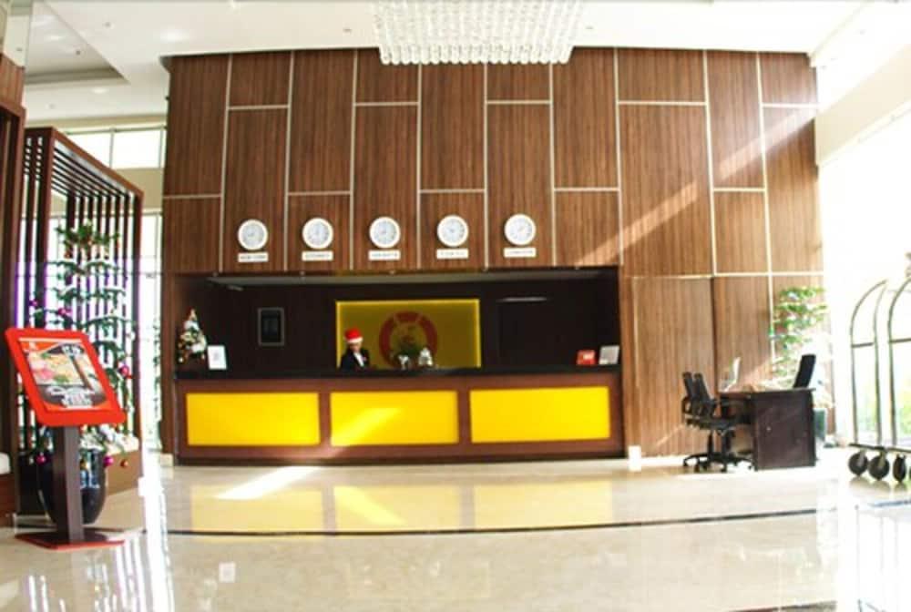 Asialink Premier Karawang Buitenkant foto